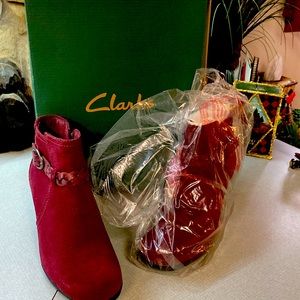 NIB Clark’s high heeled boots, 6.5